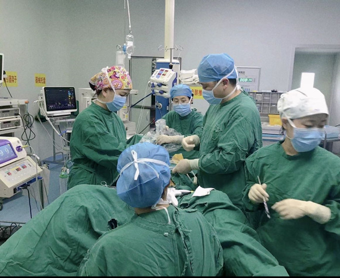中医院妇产科完成首例高难度腹腔镜下子宫内膜癌全面分期手术